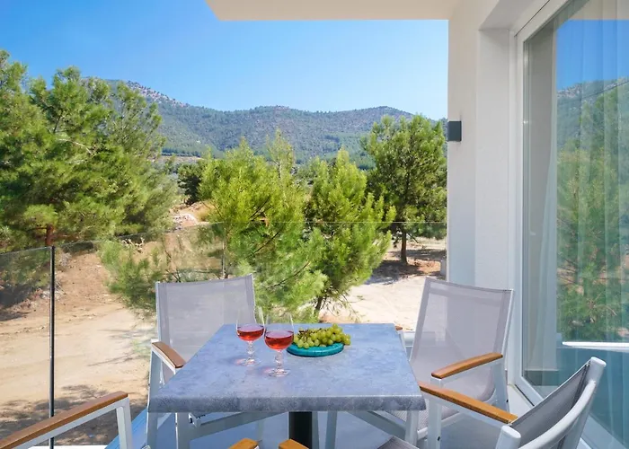 Astera Apartahotel 4*